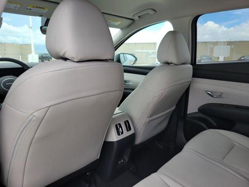 Shimmering Silver 2026 Hyundai TUCSON SEL Premium