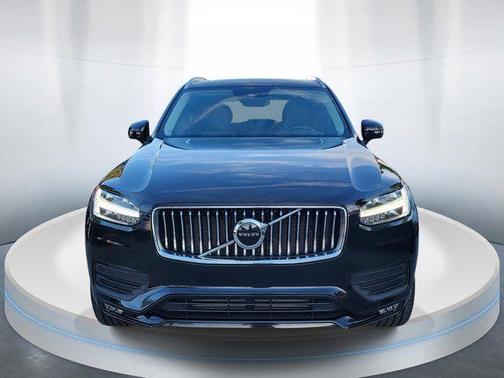 2022 Volvo XC90 T6 Momentum