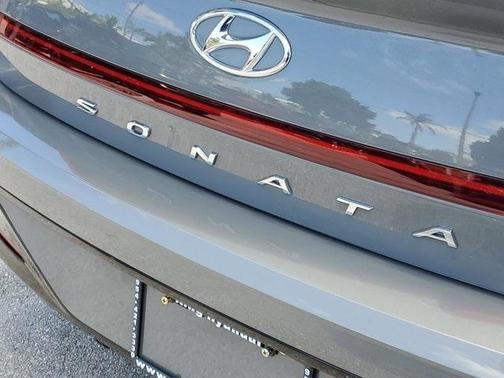 2022 Hyundai SONATA SEL