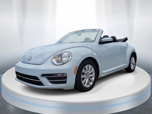 White Silver Metallic w/ Black Top 2019 Volkswagen Beetle 2.0T S