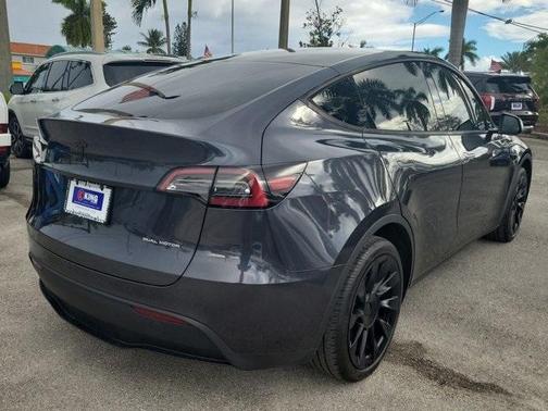 2024 Tesla Model Y Long Range