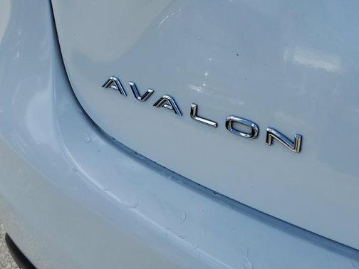 2018 Toyota Avalon XLE Plus