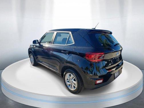 2025 Hyundai VENUE SE