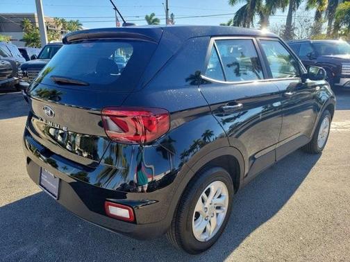 2025 Hyundai VENUE SE