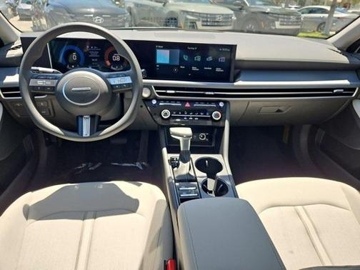 2025 Hyundai SONATA SE