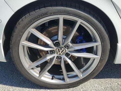 2024 Volkswagen Golf R 2.0T DSG