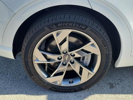 2024 Genesis Electrified GV70 Advanced