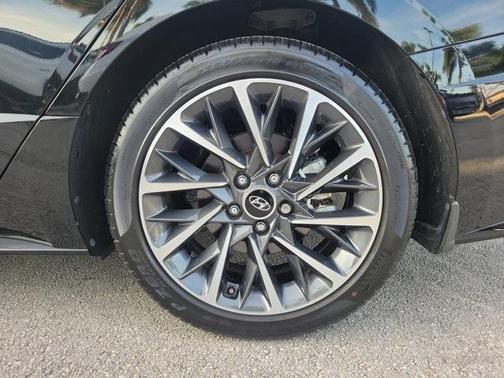 2023 Hyundai SONATA Limited