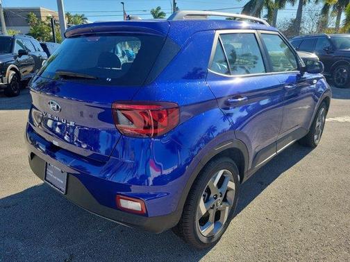 2025 Hyundai VENUE SEL