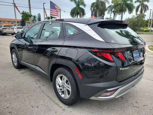 2025 Hyundai TUCSON SE
