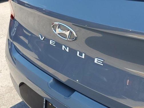 2022 Hyundai VENUE Limited