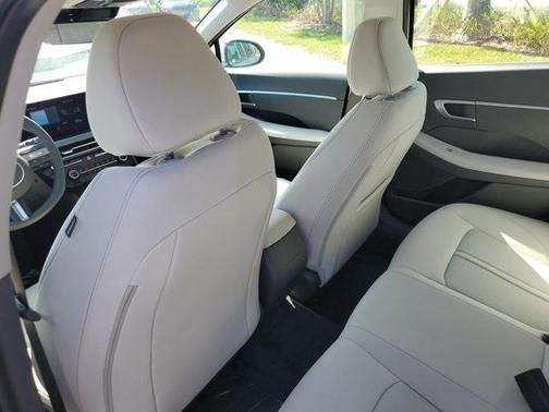 2025 Hyundai SONATA SE