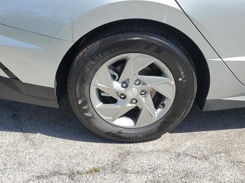 2025 Hyundai SONATA SE