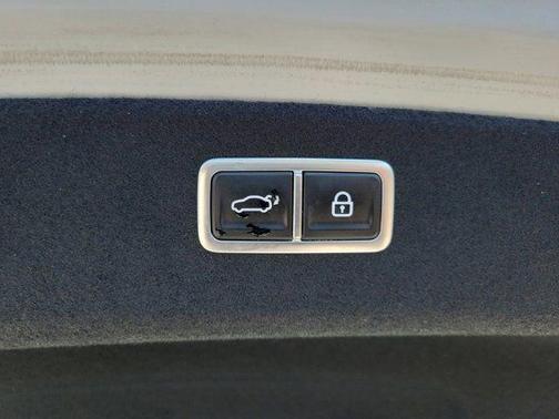 Uyuni White 2023 Genesis G80 2.5T