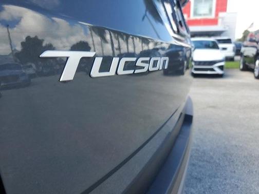 2025 Hyundai TUCSON SE
