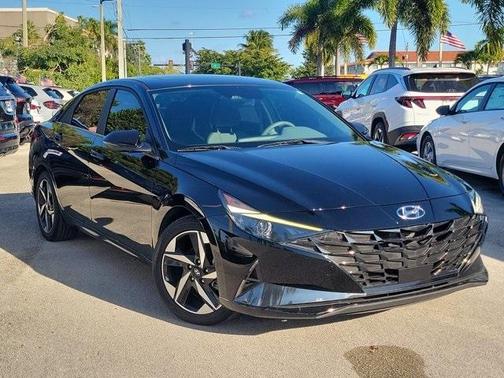 2022 Hyundai ELANTRA SEL