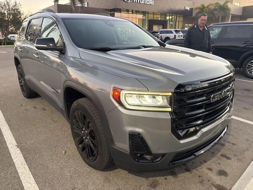 2023 GMC Acadia SLT