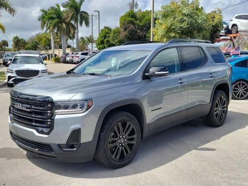 2023 GMC Acadia SLT