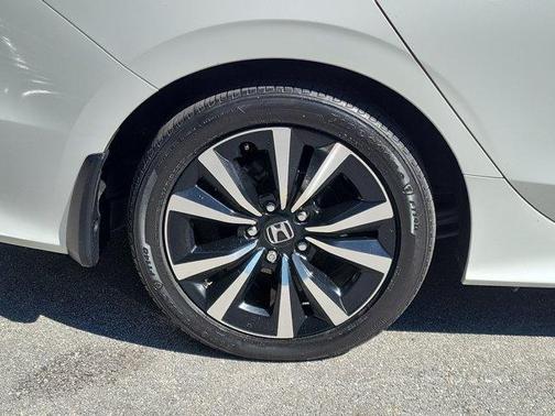 Platinum White Pearl 2024 Honda Civic EX