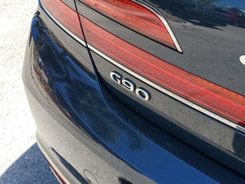 2022 Genesis G90 5.0 Ultimate