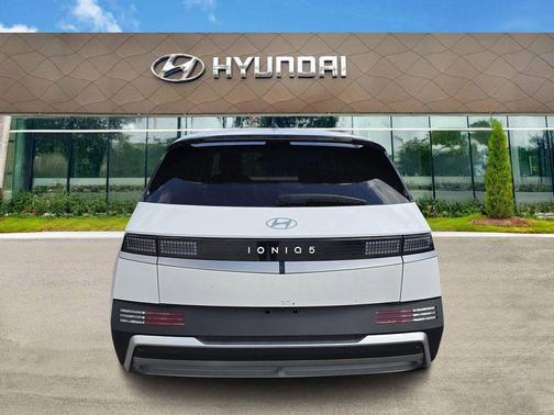 Atlas 2026 Hyundai IONIQ 5 SE