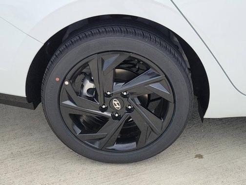 Serenity White Pearl 2026 Hyundai ELANTRA SEL Sport