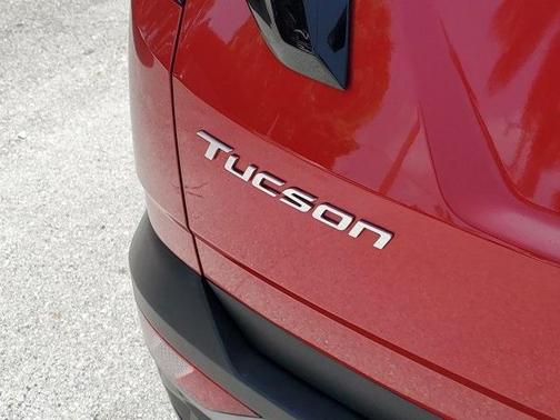 2023 Hyundai TUCSON SE