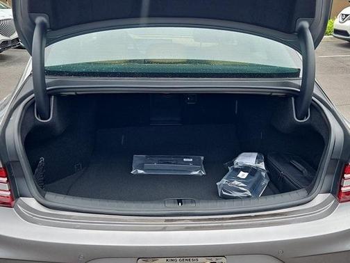 2025 Genesis G80 2.5T