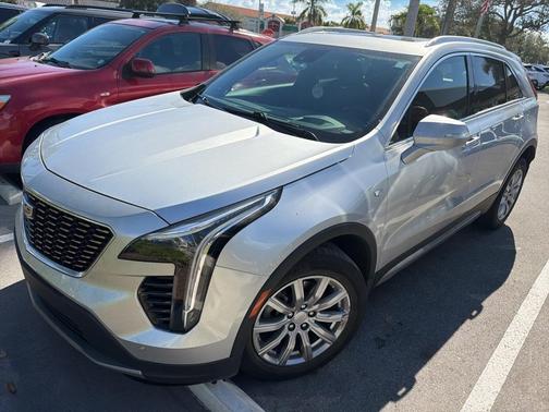 2022 Cadillac XT4 Premium Luxury