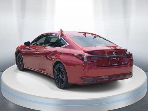 2024 Lexus ES 300h F SPORT Handling