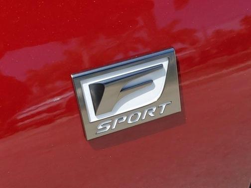 2024 Lexus ES 300h F SPORT Handling