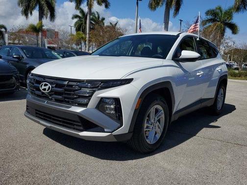 2026 Hyundai TUCSON SE