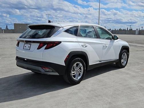 2025 Hyundai TUCSON SE
