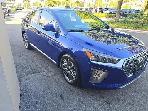 2022 Hyundai IONIQ Plug-In Hybrid SEL