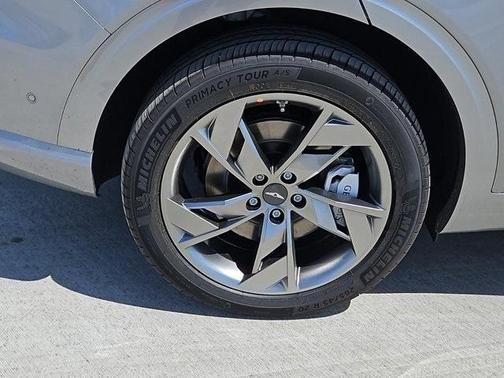 2025 Genesis Electrified GV70 Advanced