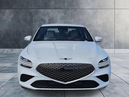 Uyuni White 2025 Genesis G70 2.5T