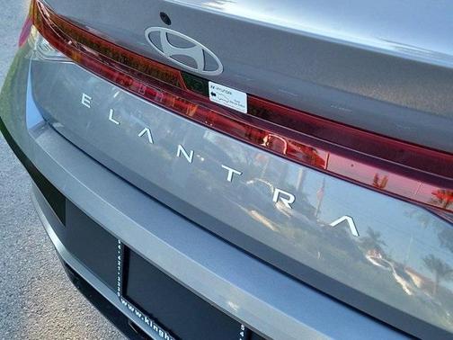 2025 Hyundai ELANTRA SEL Convenience