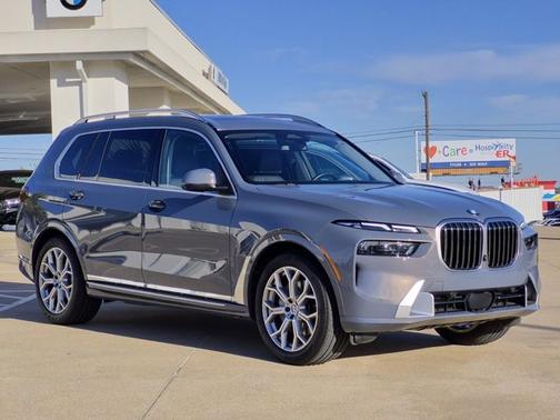 2025 BMW X7 