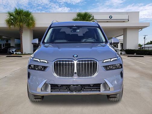 2025 BMW X7 