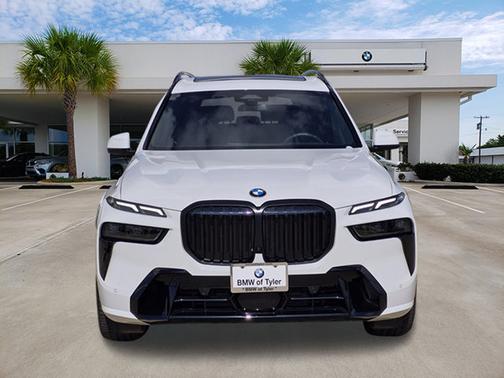 Alpine White 2026 BMW X7