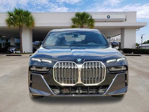 2024 BMW 760 
