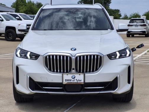 Mineral White Metallic 2024 BMW X5