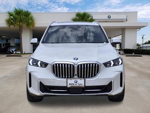 Mineral White Metallic 2024 BMW X5