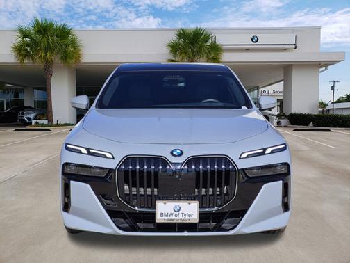 2024 BMW 760 