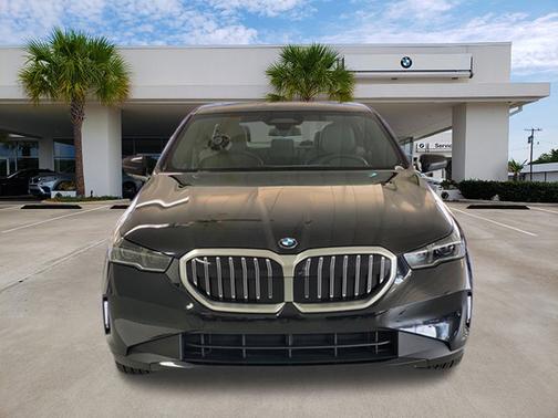 2025 BMW 530 