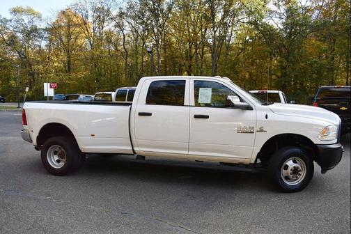 2018 RAM 3500 Tradesman Crew Cab 4x4 8' Box