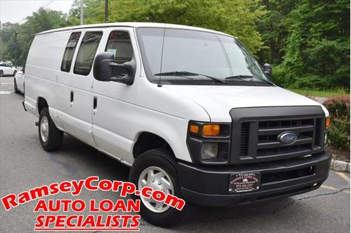 2008 Ford E350 Super Duty Base