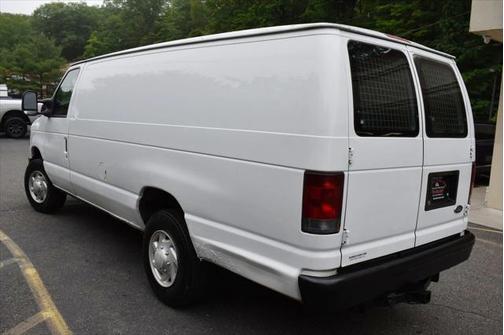 2008 Ford E350 Super Duty Base
