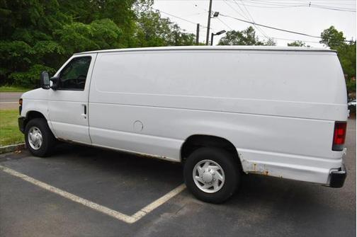 2008 Ford E350 Super Duty Base