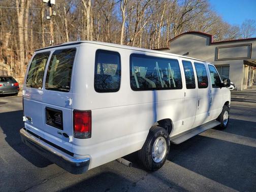 2014 Ford E350 Super Duty XLT